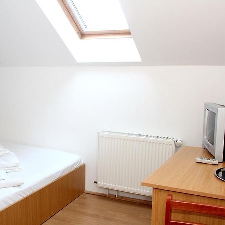 Pensiunea Timişoara Quarto foto