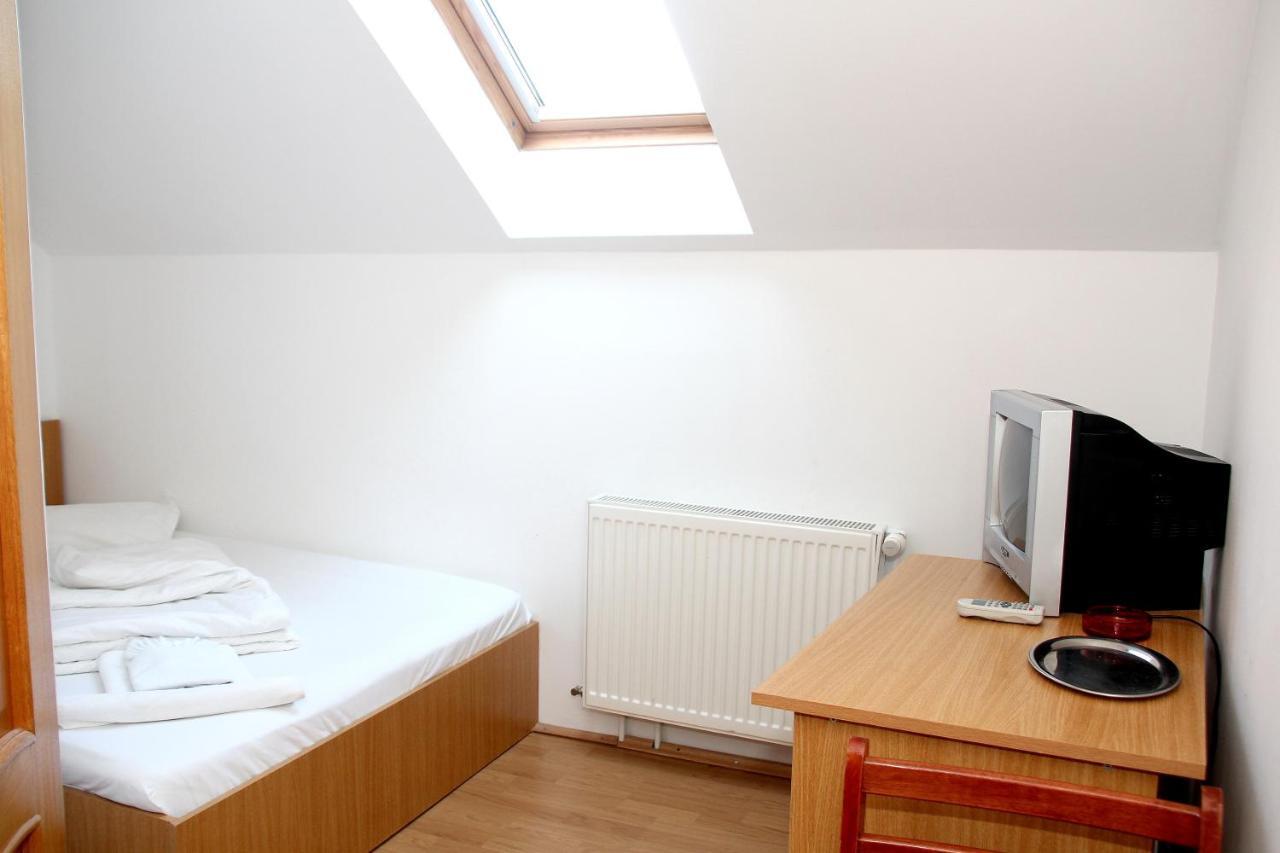Pensiunea Timişoara Quarto foto